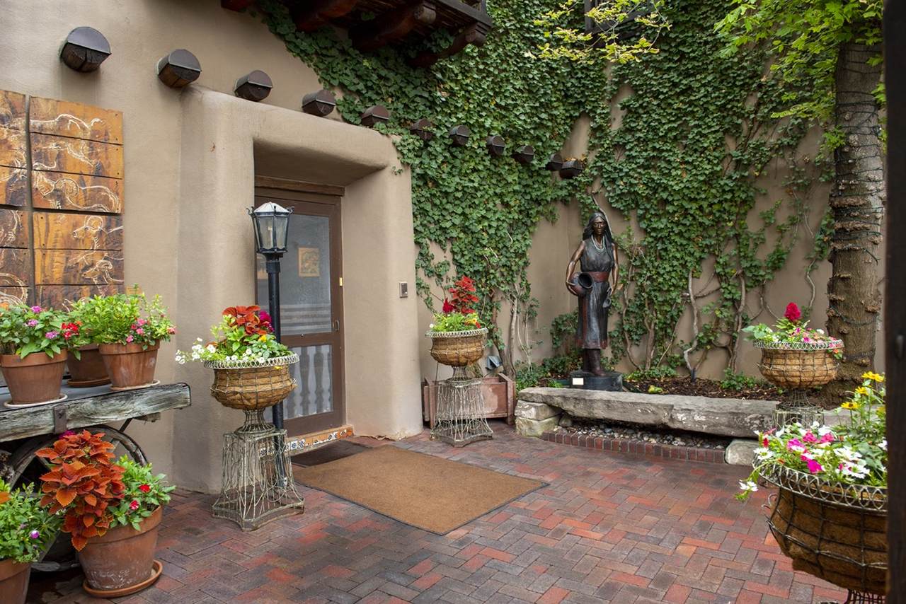 1075 Paseo De Peralta - Photo 1
