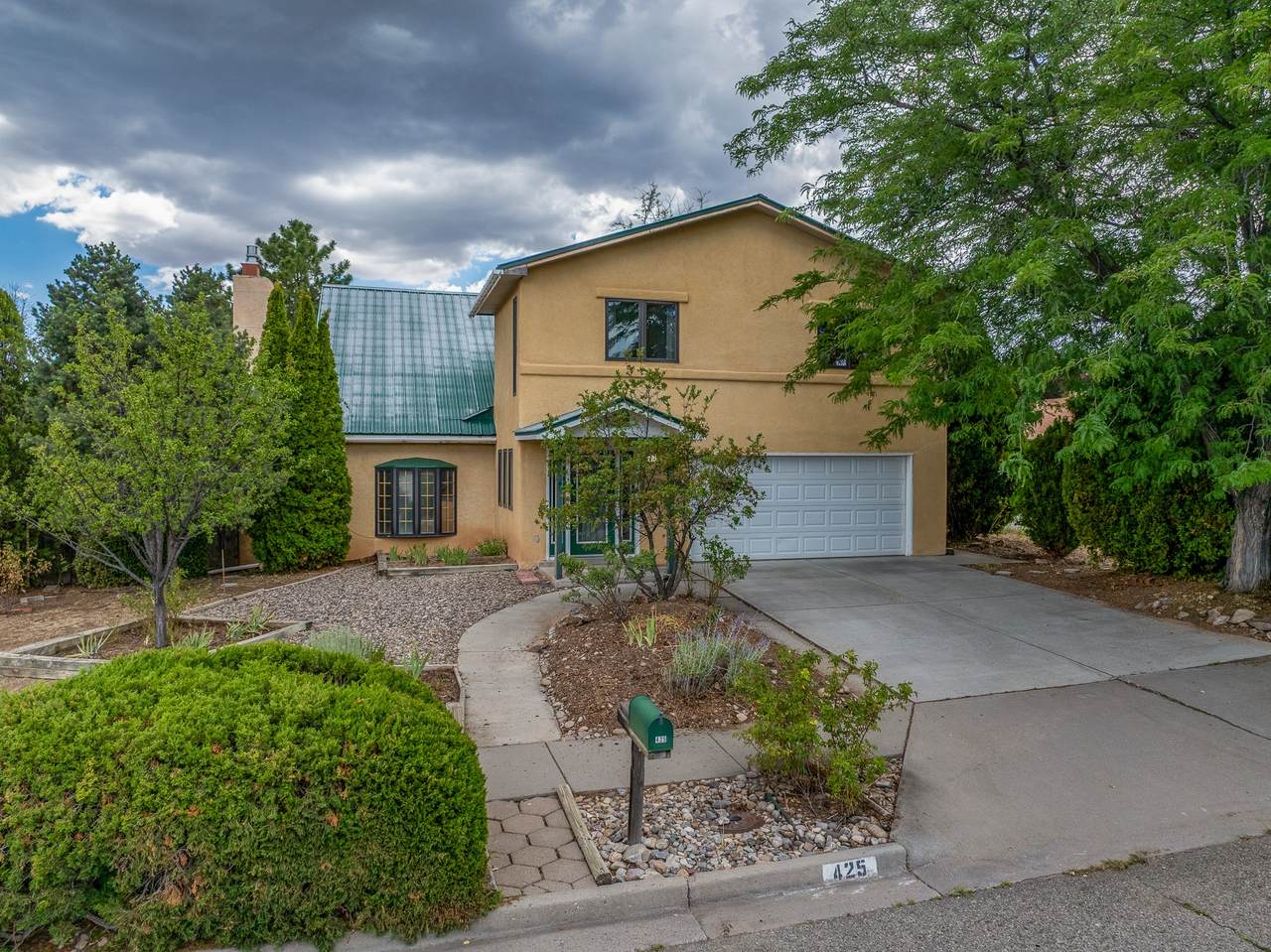 425 Ridgecrest Avenue - Photo 1