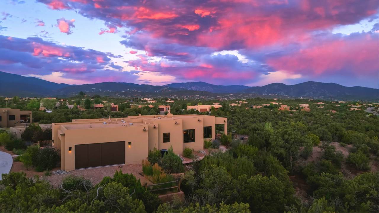https://bt-photos.global.ssl.fastly.net/santafe/1280_boomver_1_202603398-2.jpg