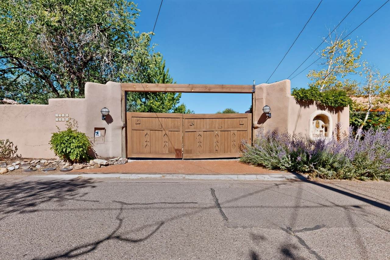 230 Irvine Street - Photo 1