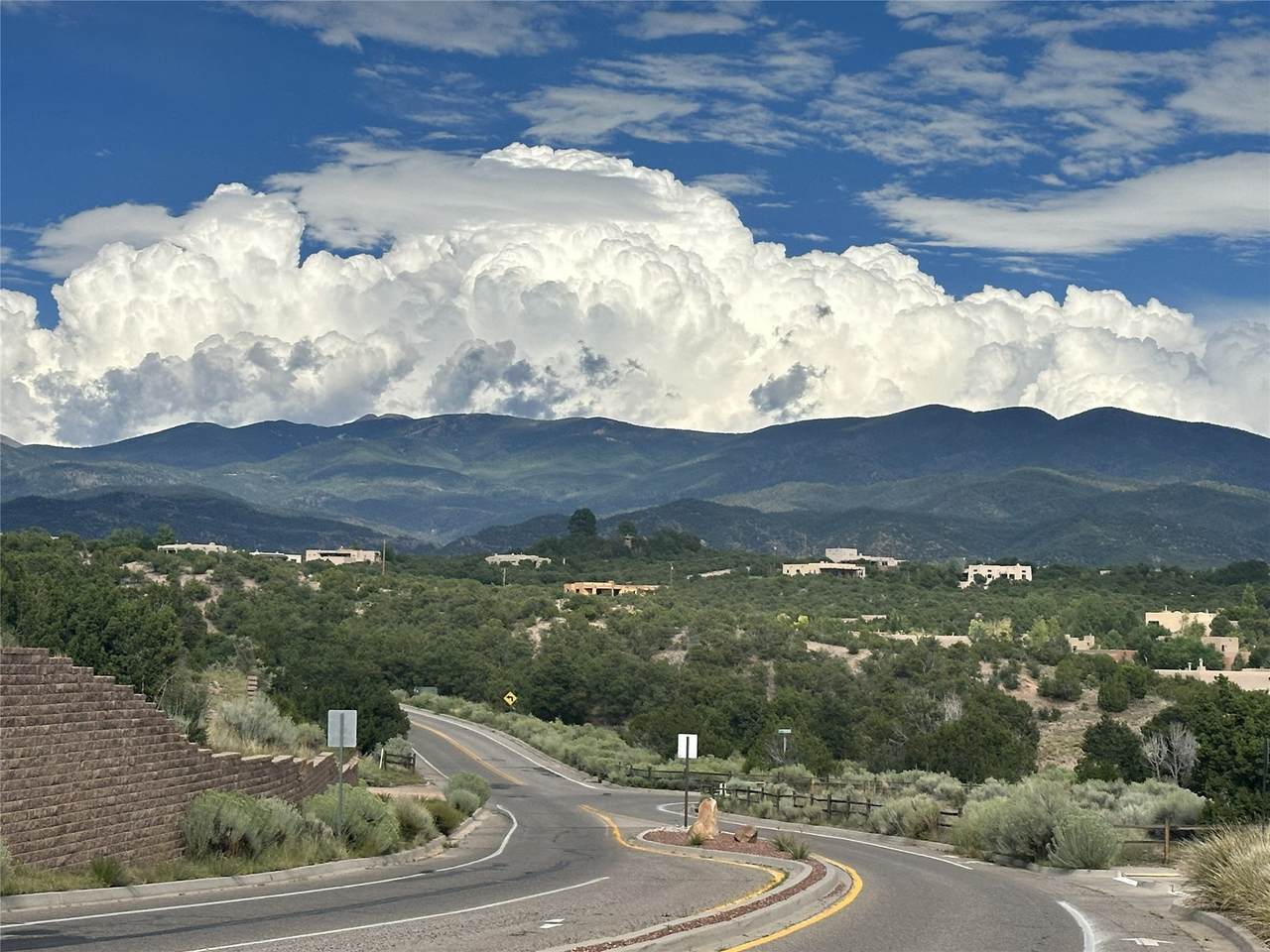 https://bt-photos.global.ssl.fastly.net/santafe/1280_boomver_1_202603739-2.jpg
