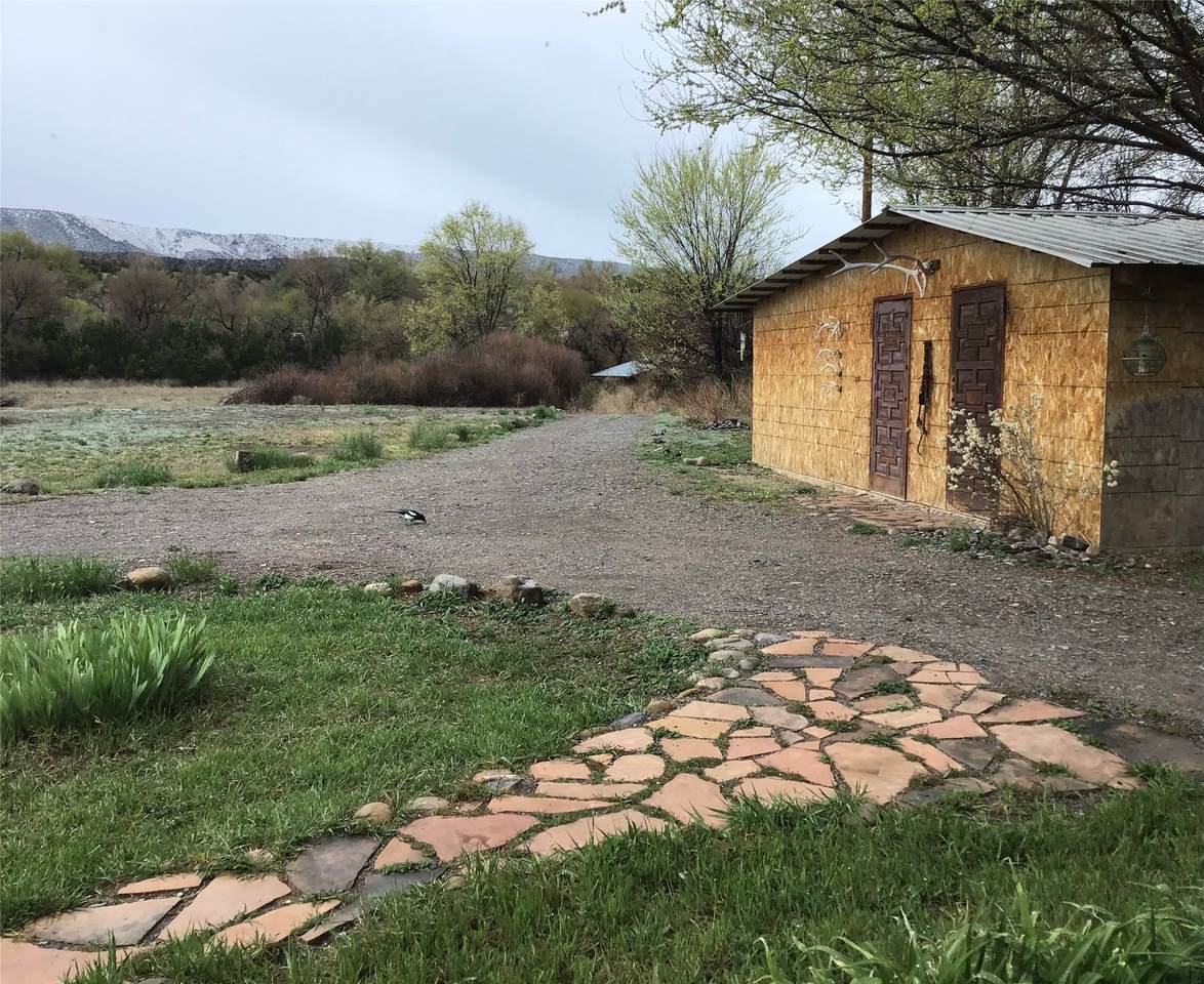 https://bt-photos.global.ssl.fastly.net/santafe/1280_boomver_1_202603881-2.jpg