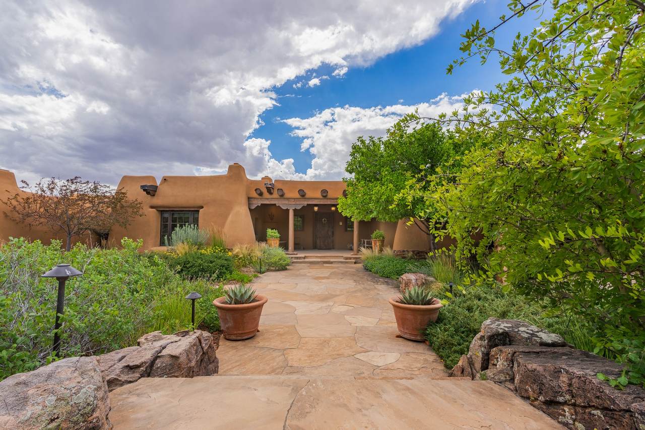 https://bt-photos.global.ssl.fastly.net/santafe/1280_boomver_1_202603897-2.jpg