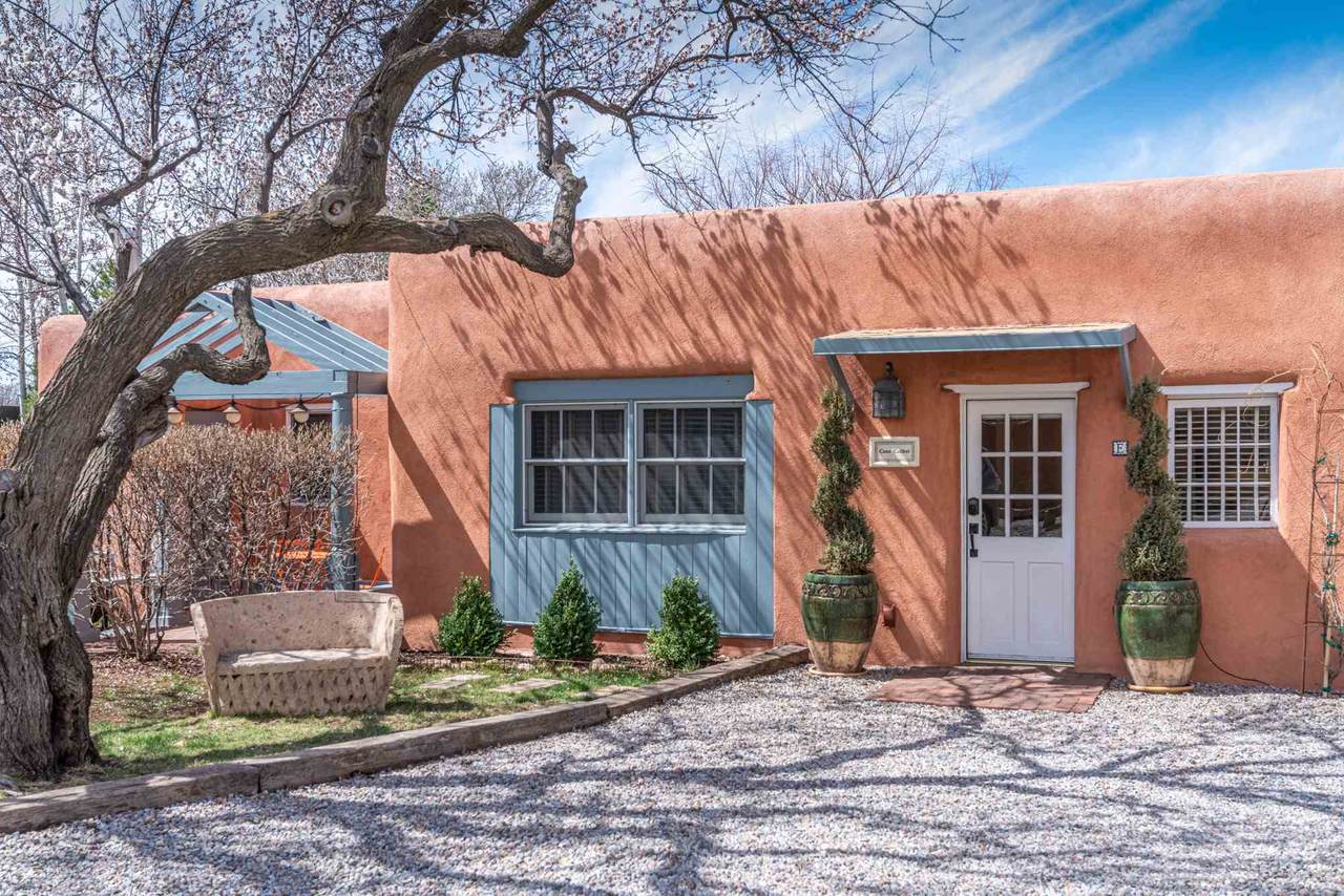 832 Dunlap - Photo 1