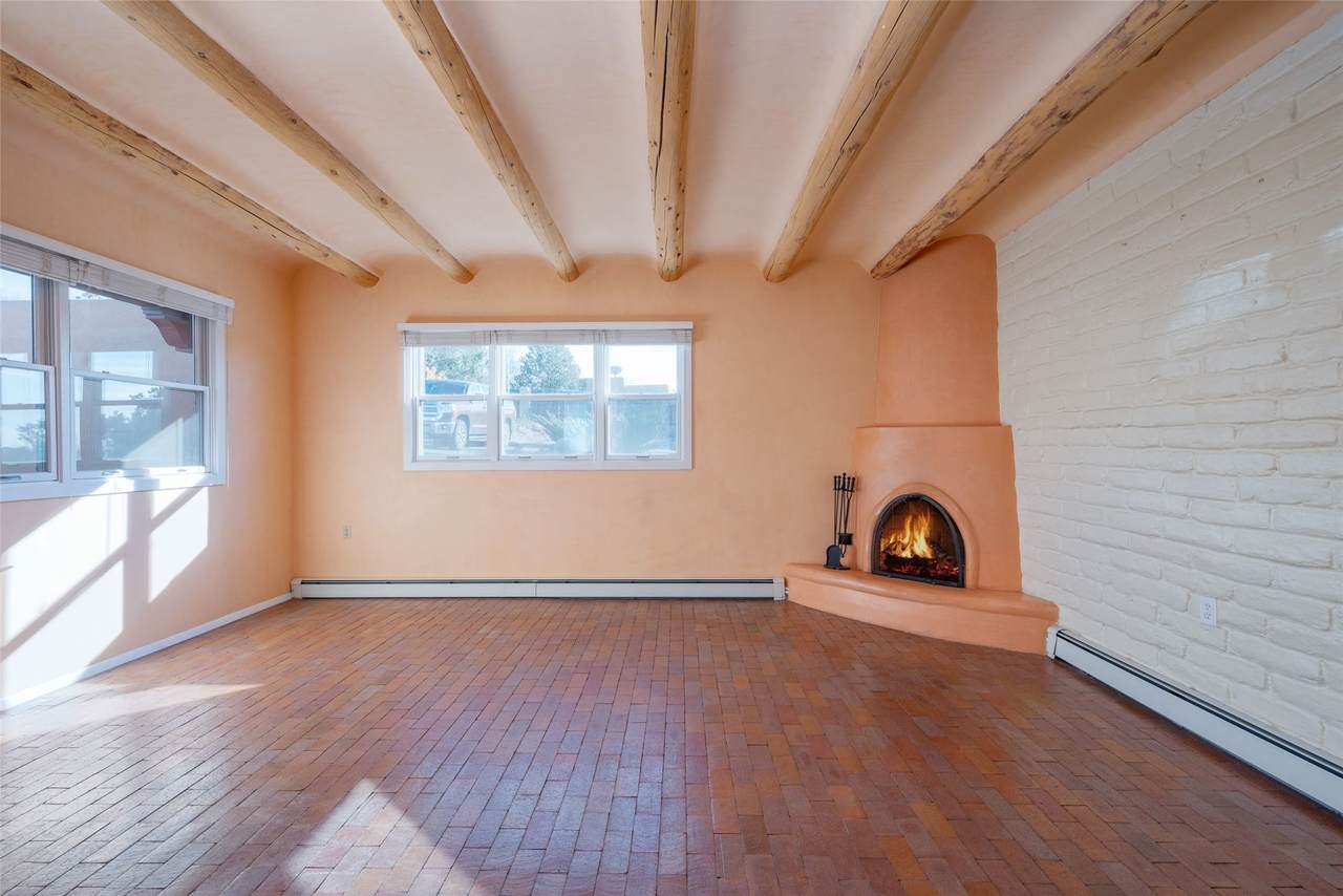 802 Loma Boreal - Photo 1