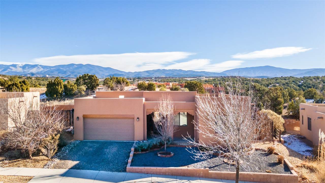 1609 Avenida De Luna - Photo 1