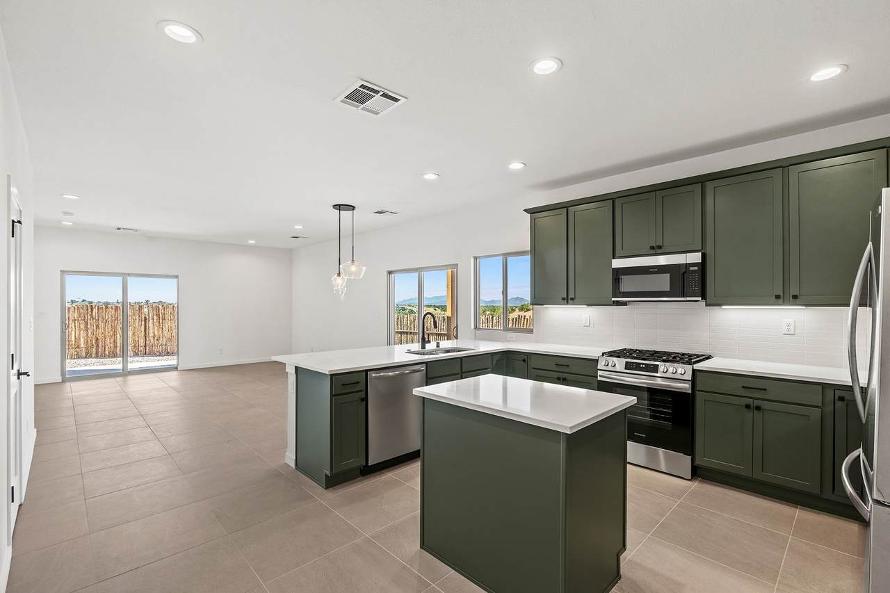 7620 Arroyo Oeste - Photo 1