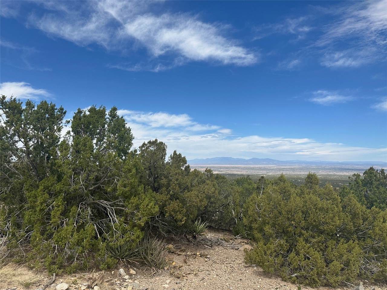 https://bt-photos.global.ssl.fastly.net/santafe/1280_boomver_2_202501595-2.jpg