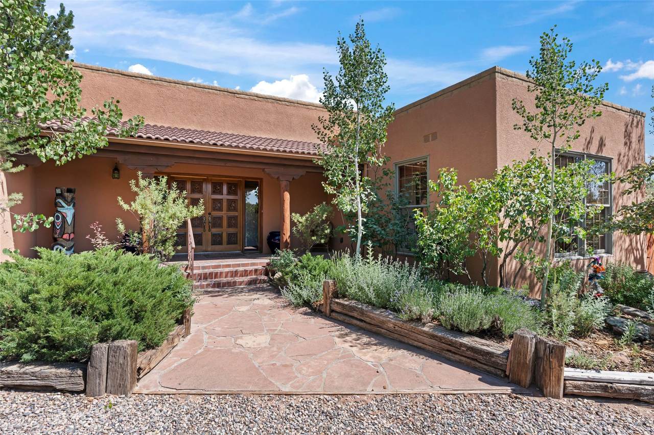 1003 Calle Largo - Photo 1