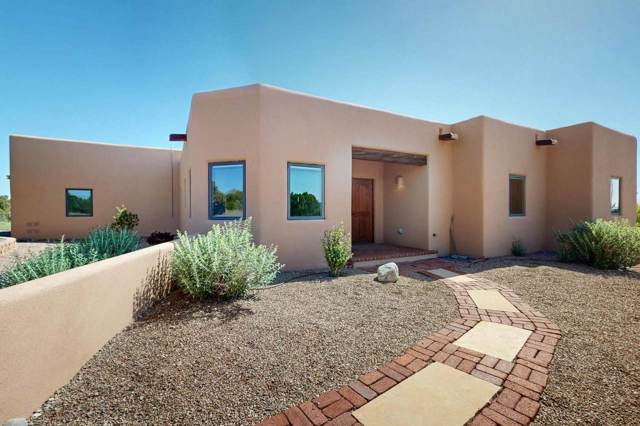 33 Black Canyon Road - Photo 1