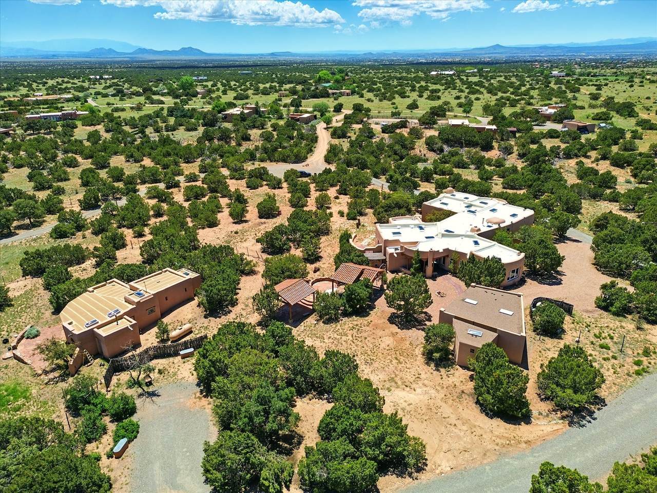 https://bt-photos.global.ssl.fastly.net/santafe/1280_boomver_2_202502328-2.jpg