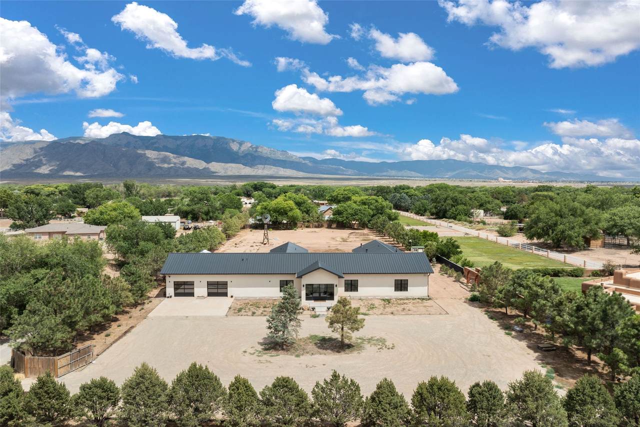 400 Perea Lane - Photo 1