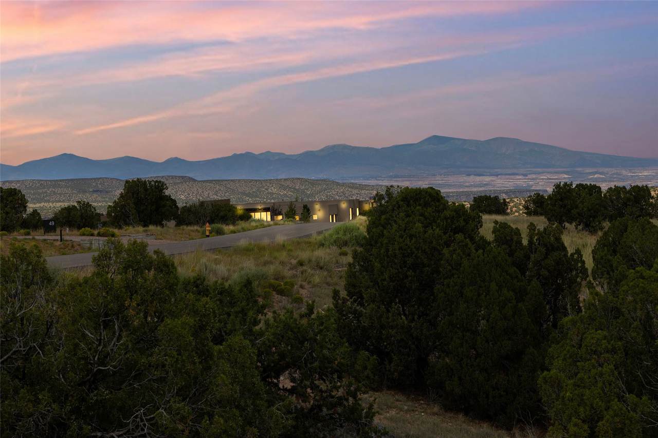 https://bt-photos.global.ssl.fastly.net/santafe/1280_boomver_2_202503403-2.jpg