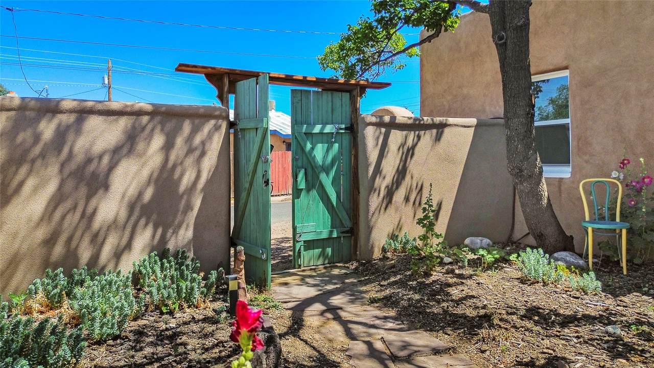 1530 Hickox Street - Photo 1