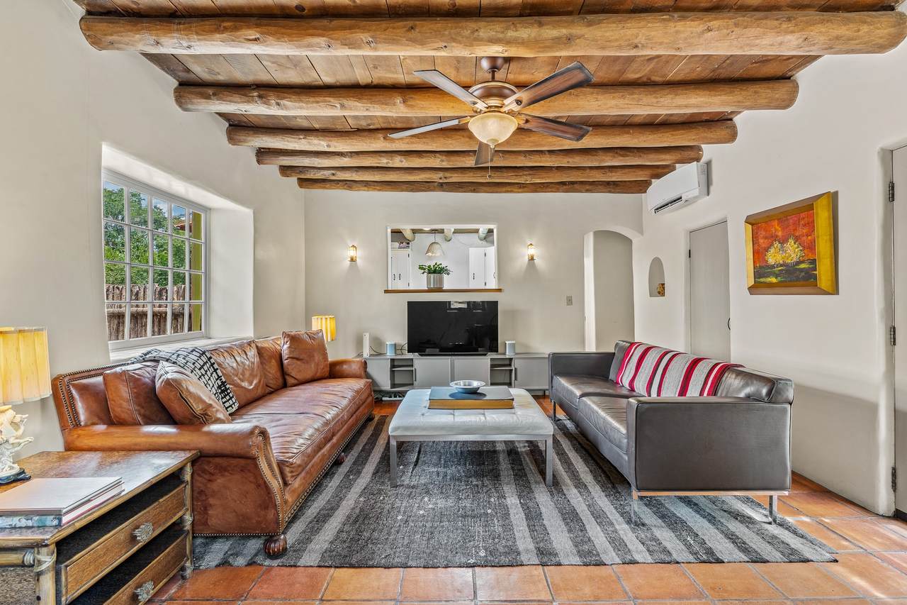 1018 1/2 Canyon Road - Photo 1