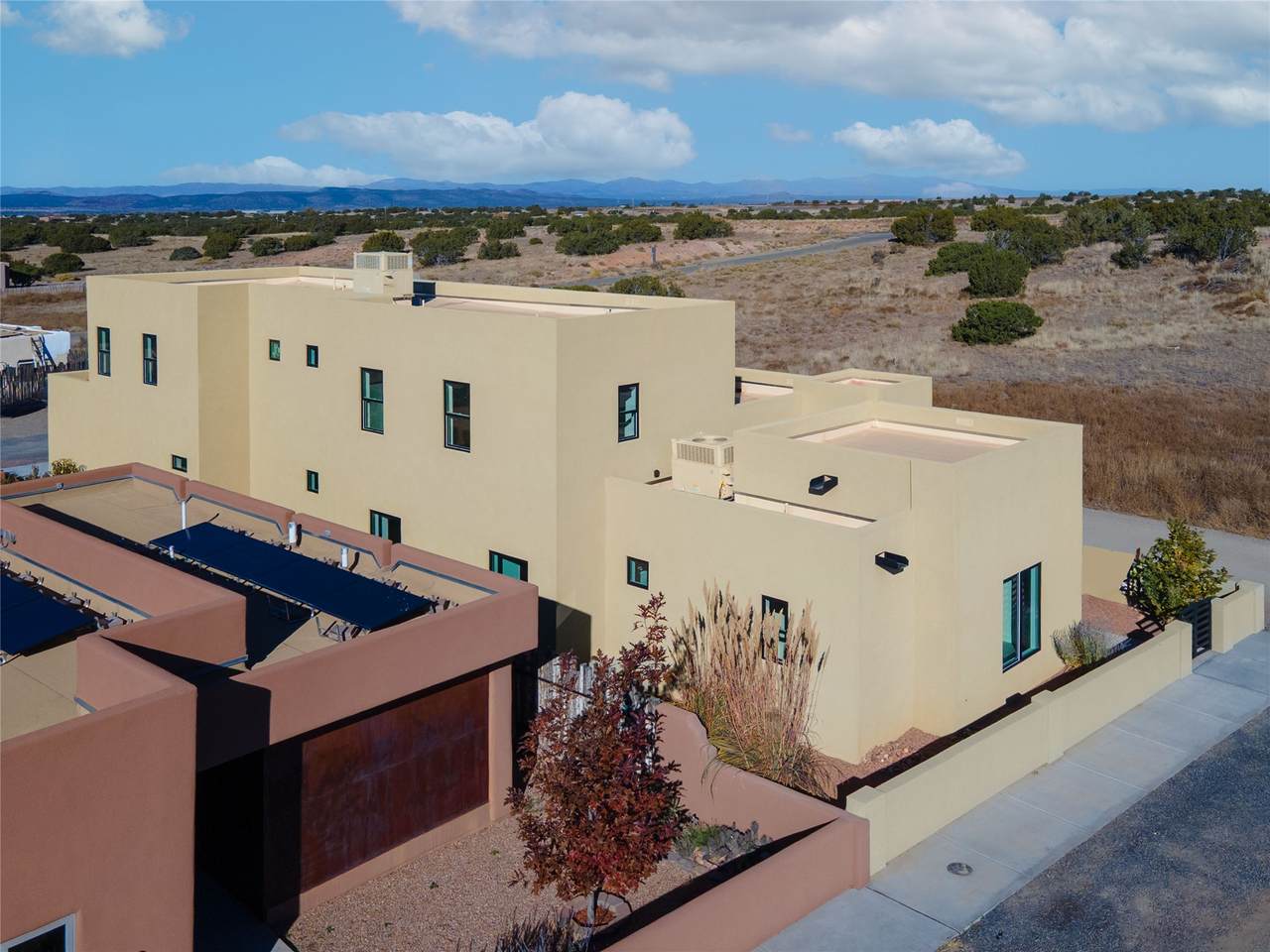 33 Blue Feather Road - Photo 1
