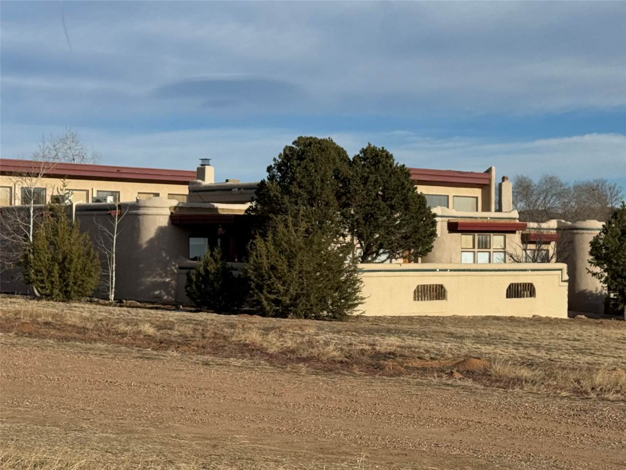 https://bt-photos.global.ssl.fastly.net/santafe/1280_boomver_2_202505169-2.jpg