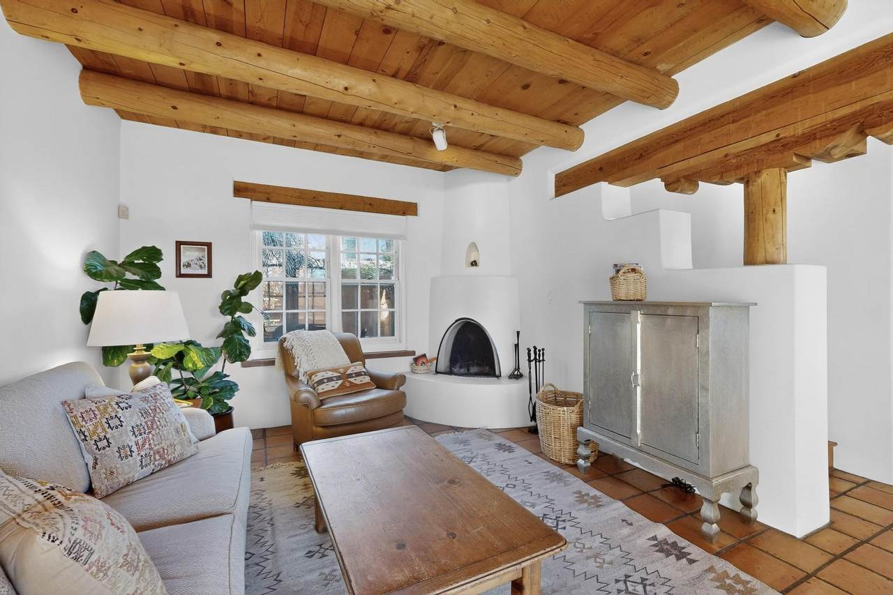 334 Otero - Photo 1