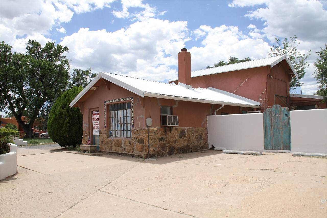 1133 Grand - Photo 1