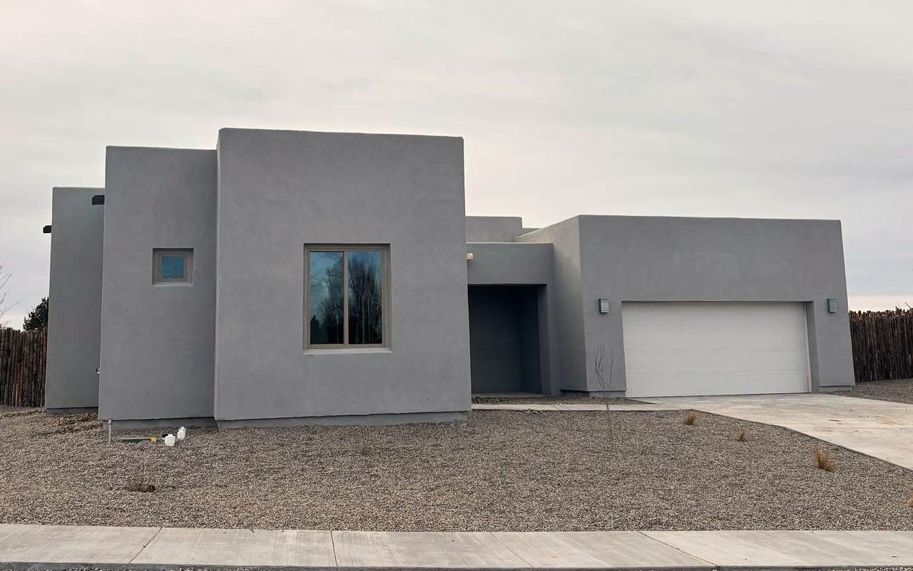 3305 Zinnia Lane - Photo 1