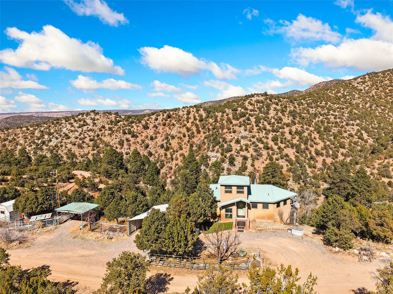 https://bt-photos.global.ssl.fastly.net/santafe/1280_boomver_1_202600838-2.jpg