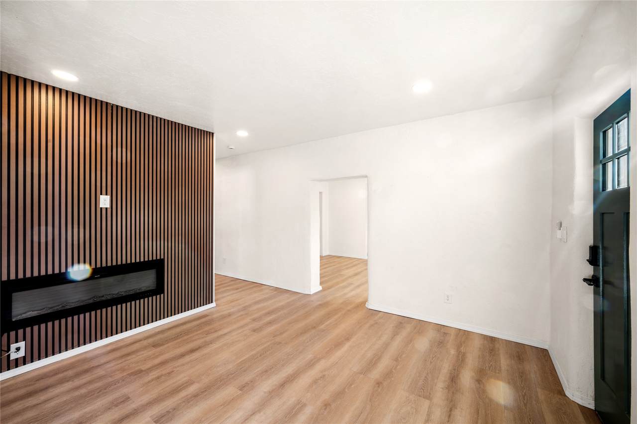 1619 Brae Street - Photo 1