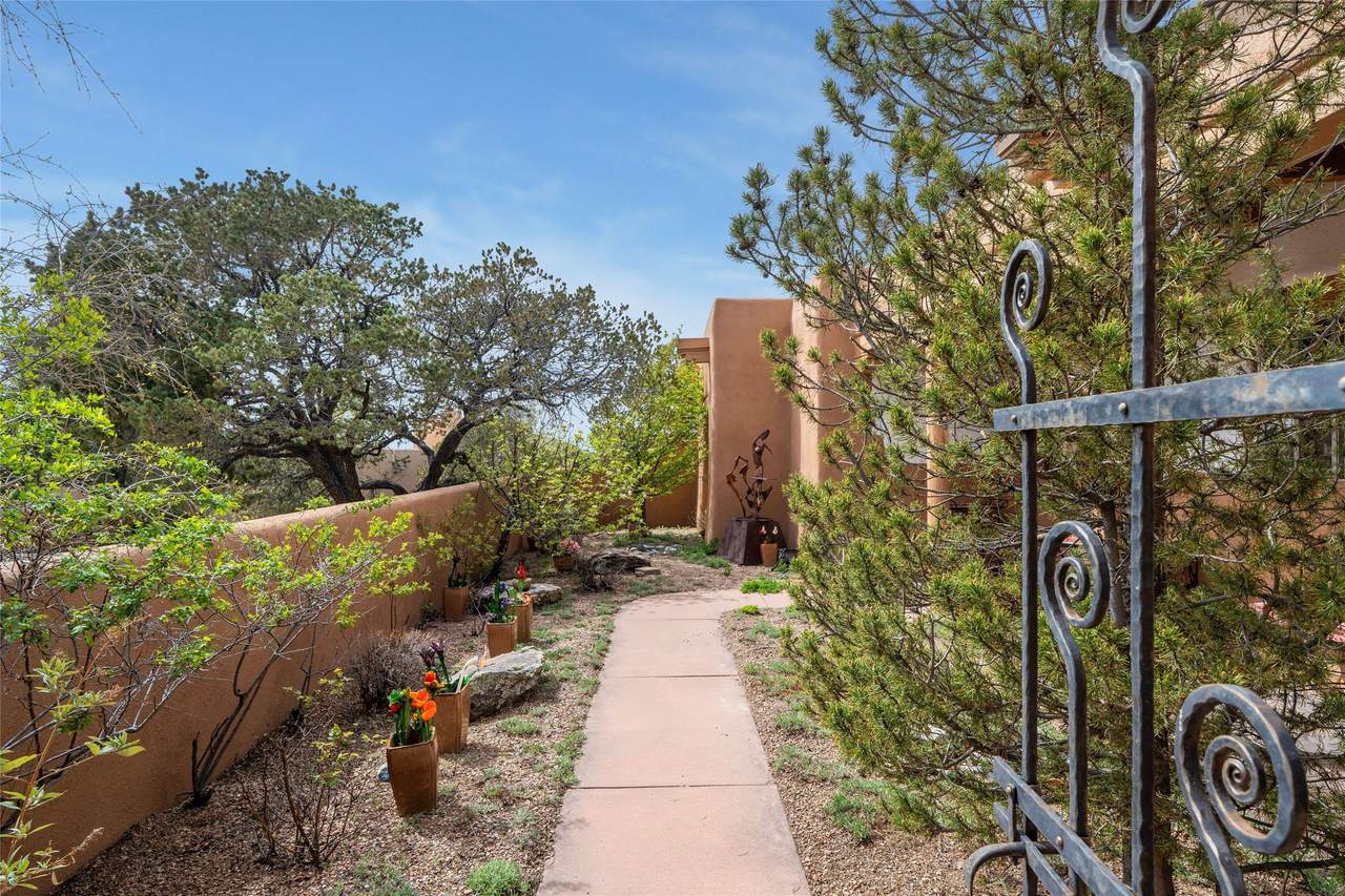 https://bt-photos.global.ssl.fastly.net/santafe/1280_boomver_2_202601268-2.jpg
