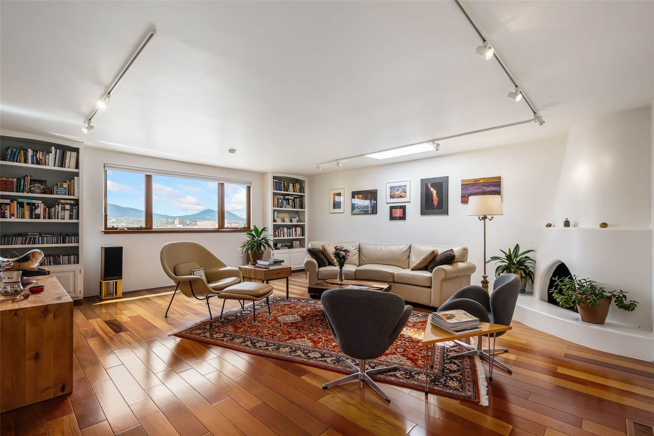 313 Loma Arisco - Photo 1