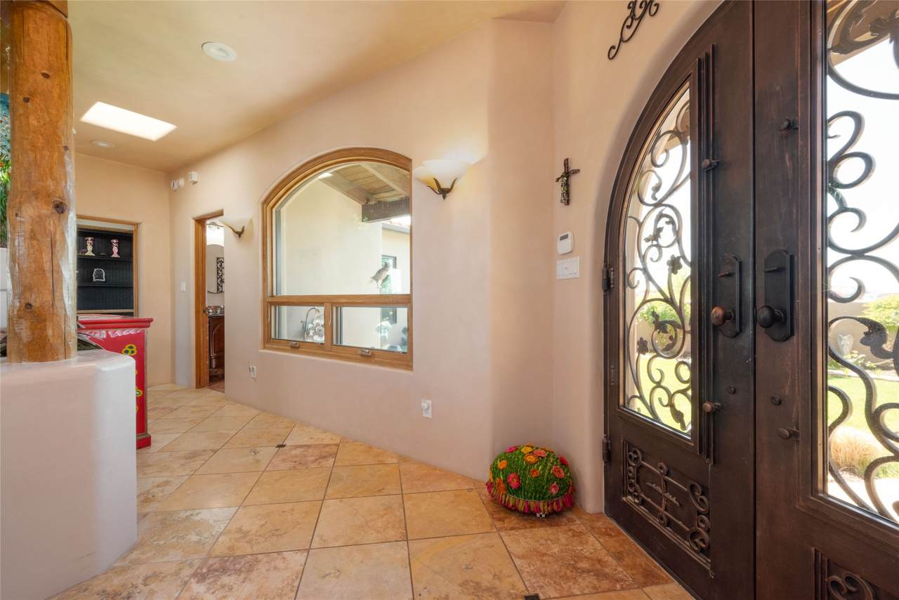 https://bt-photos.global.ssl.fastly.net/santafe/1280_boomver_2_202601838-2.jpg