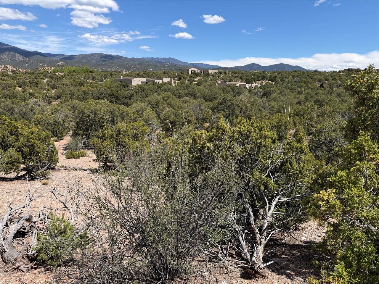 https://bt-photos.global.ssl.fastly.net/santafe/1280_boomver_2_202602088-2.jpg
