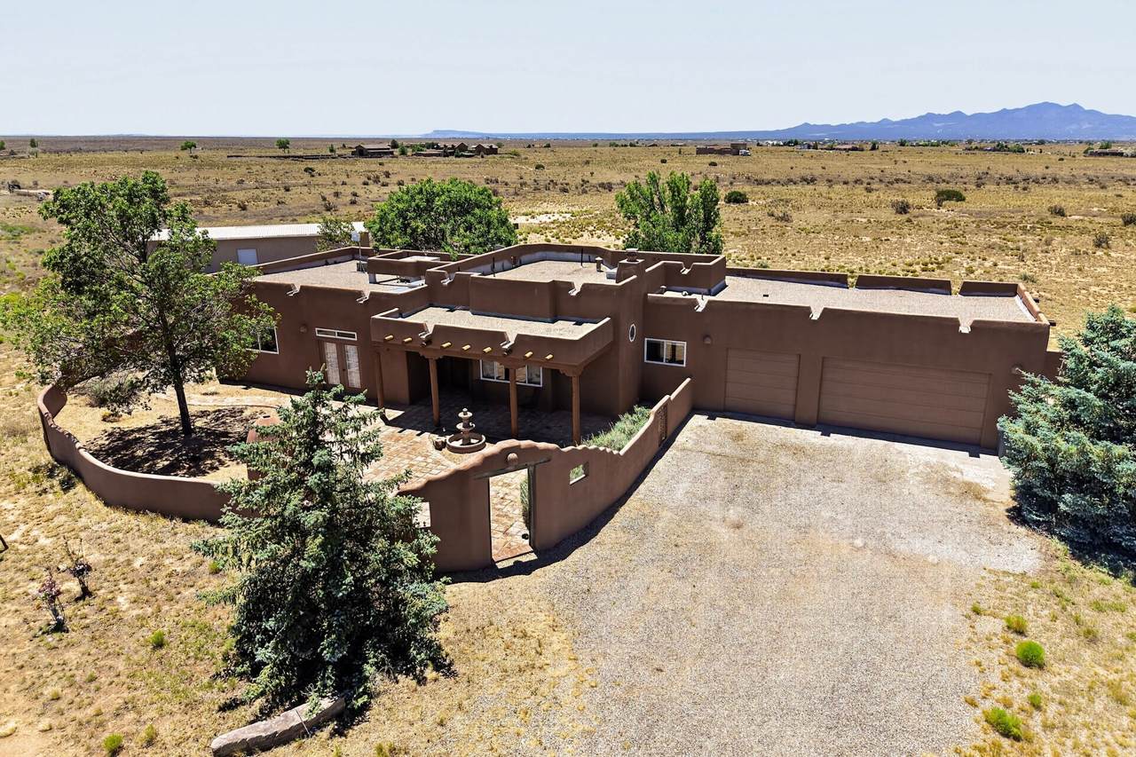 https://bt-photos.global.ssl.fastly.net/santafe/1280_boomver_2_202602520-2.jpg