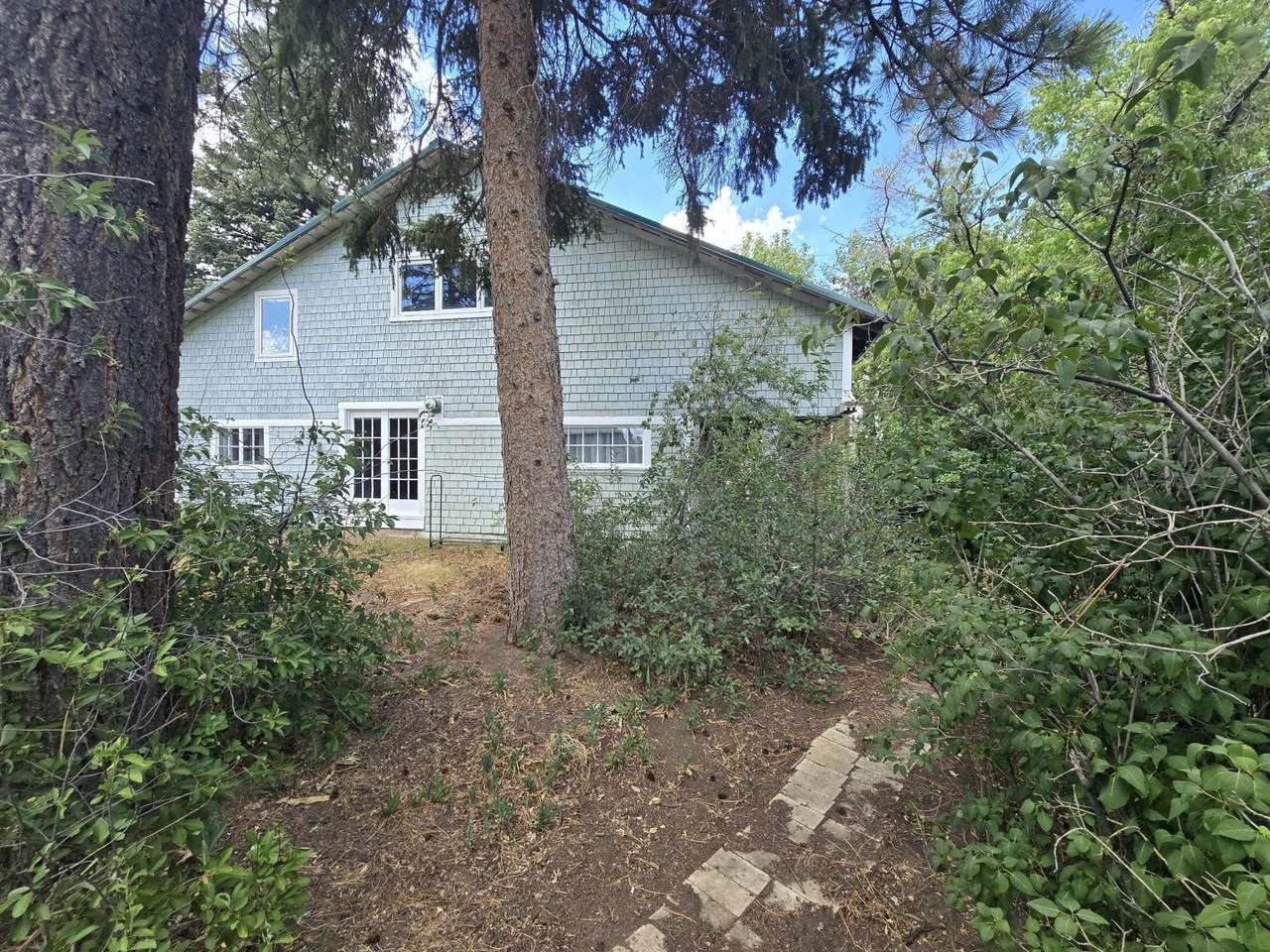 401 Maple Avenue - Photo 1