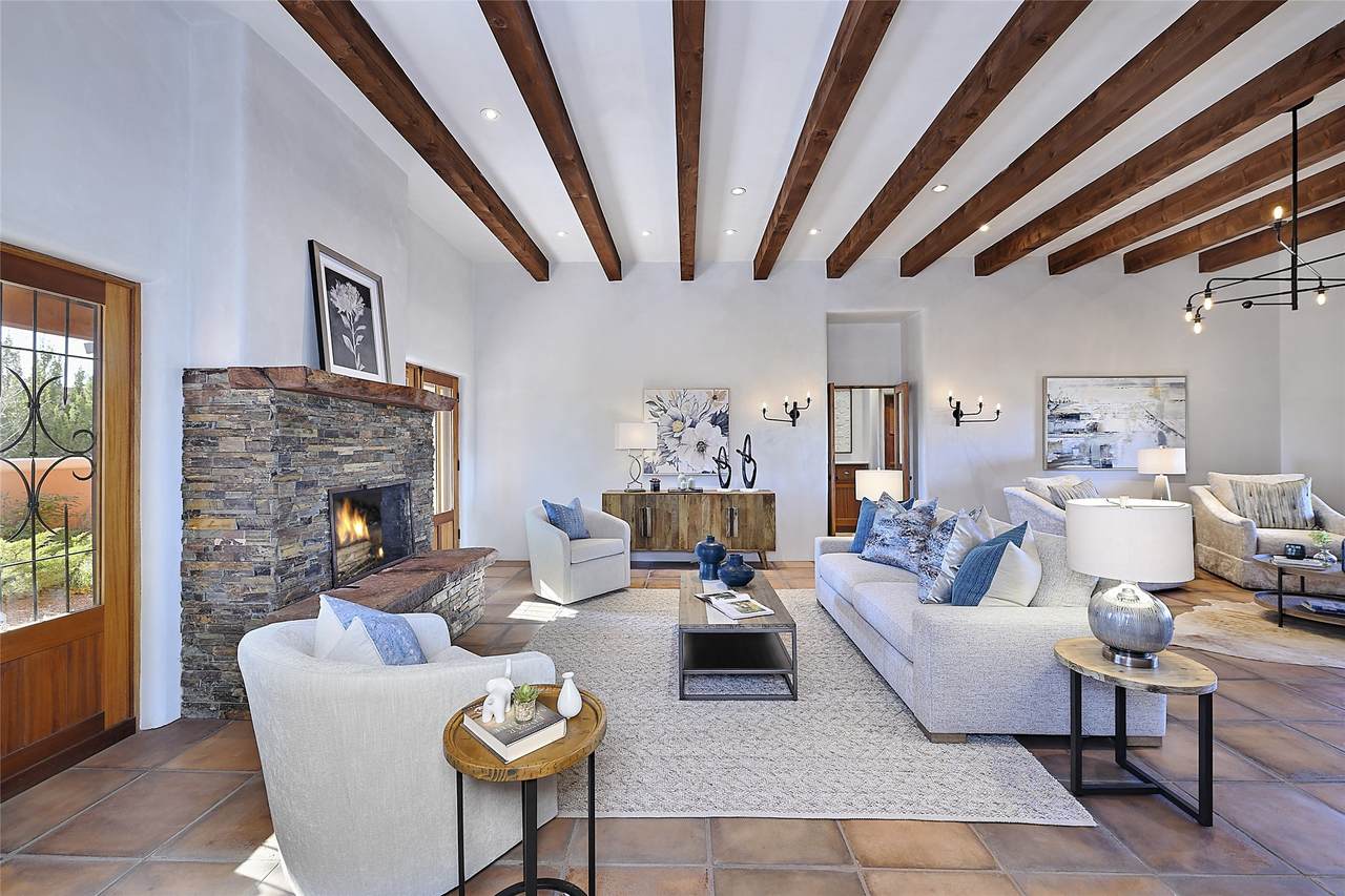2B Avenida Madison - Photo 1