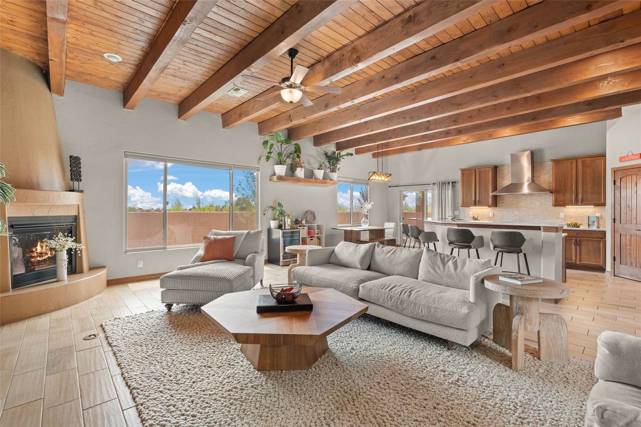 33 Caballo Viejo - Photo 1