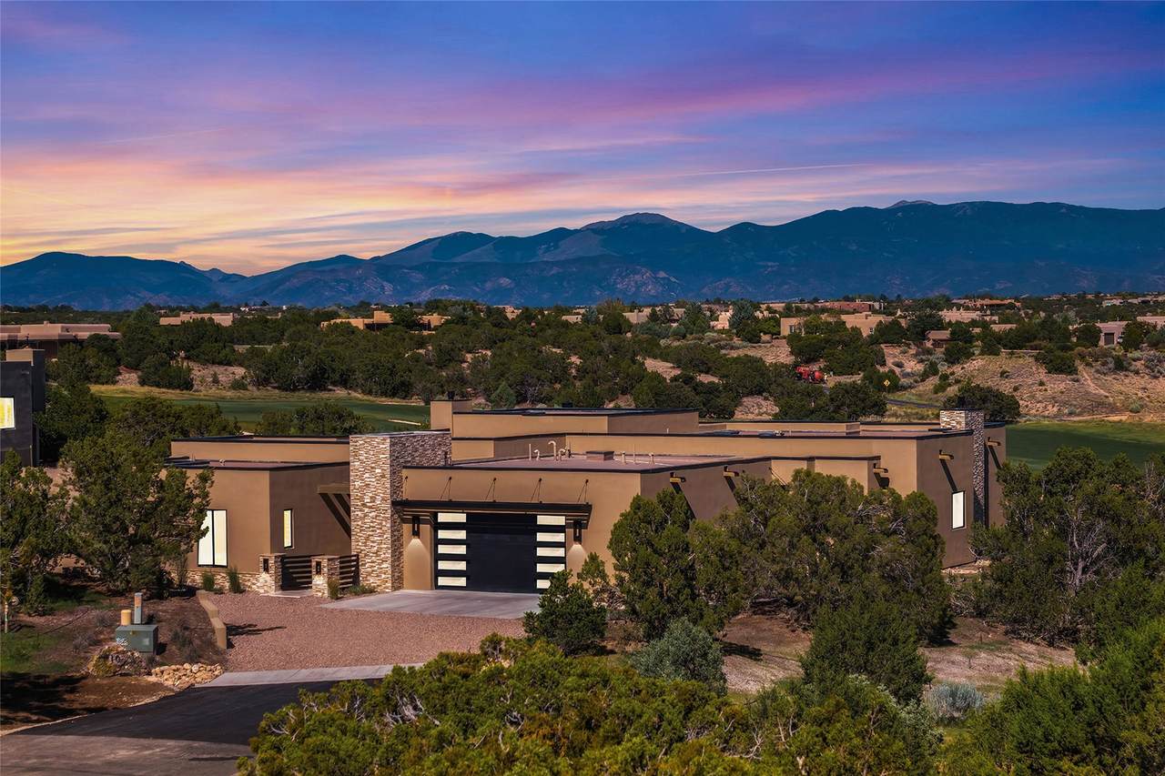 10 Calle Arbusto - Photo 1