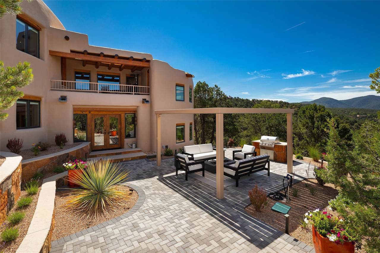 1233 Summit Drive - Photo 1