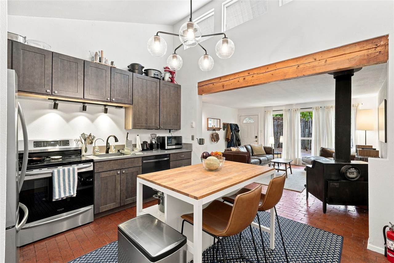 232 Irvine - Photo 1