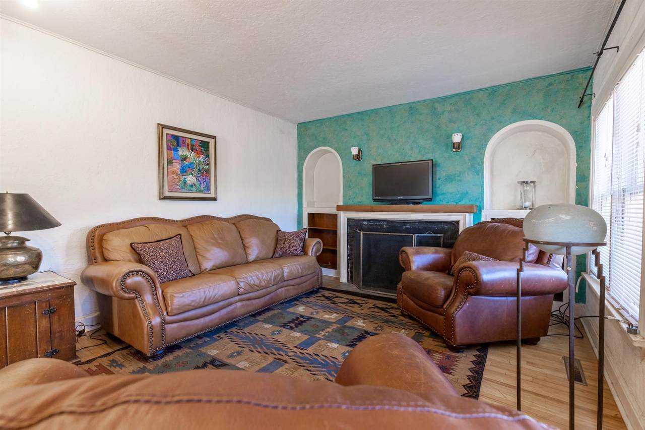 729 Franklin Ave - Photo 1