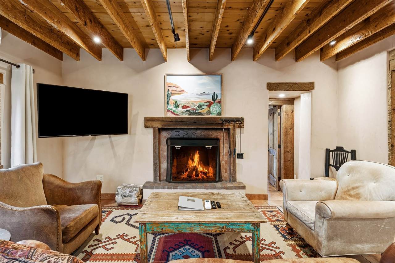 220 1/2 Mckenzie Street - Photo 1