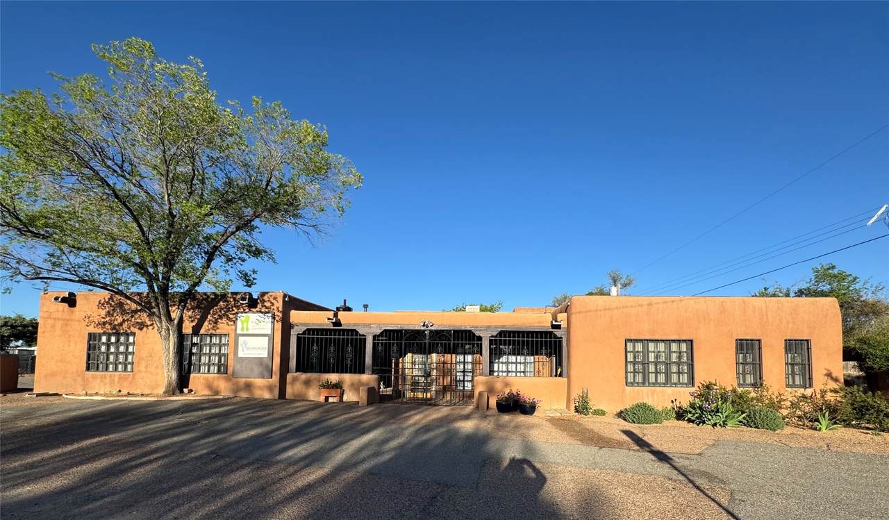 1400 Maclovia Street - Photo 1