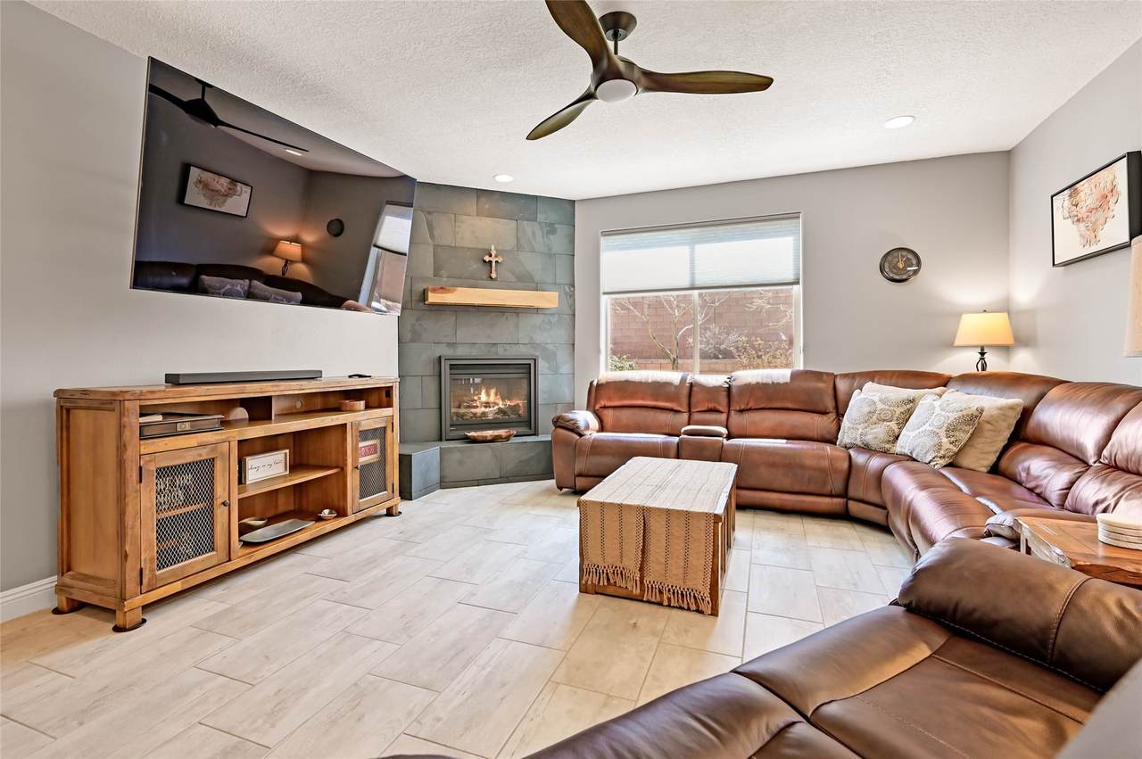 https://bt-photos.global.ssl.fastly.net/santafe/1280_boomver_4_202600951-2.jpg