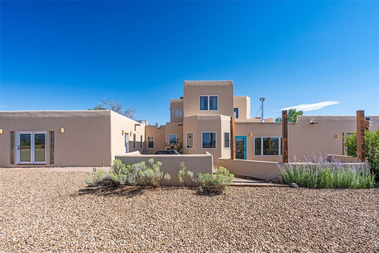 91 Private Dr 1613B - Photo 1