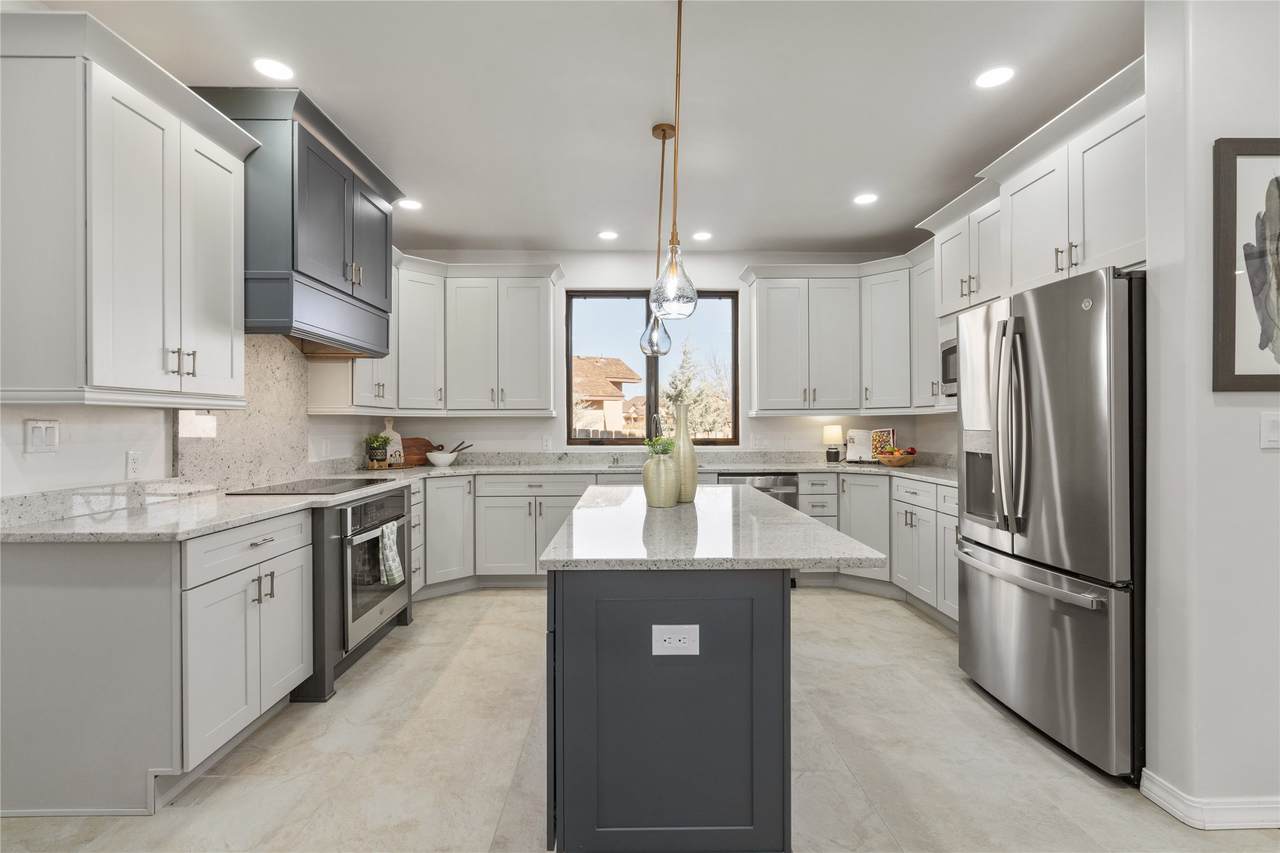 220 Grand Canyon Drive - Photo 1