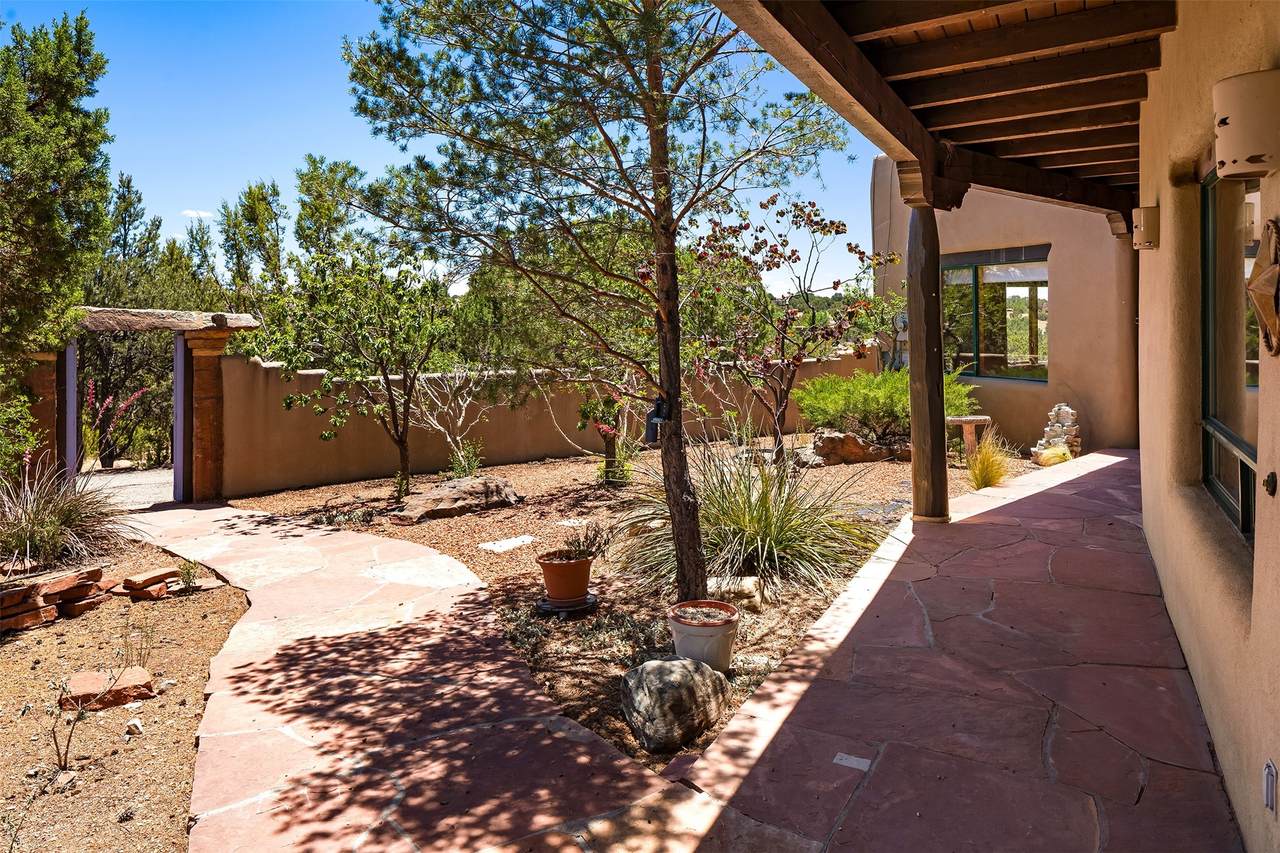 https://bt-photos.global.ssl.fastly.net/santafe/1280_boomver_5_202601709-2.jpg