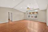 11 Walnut - Photo 4