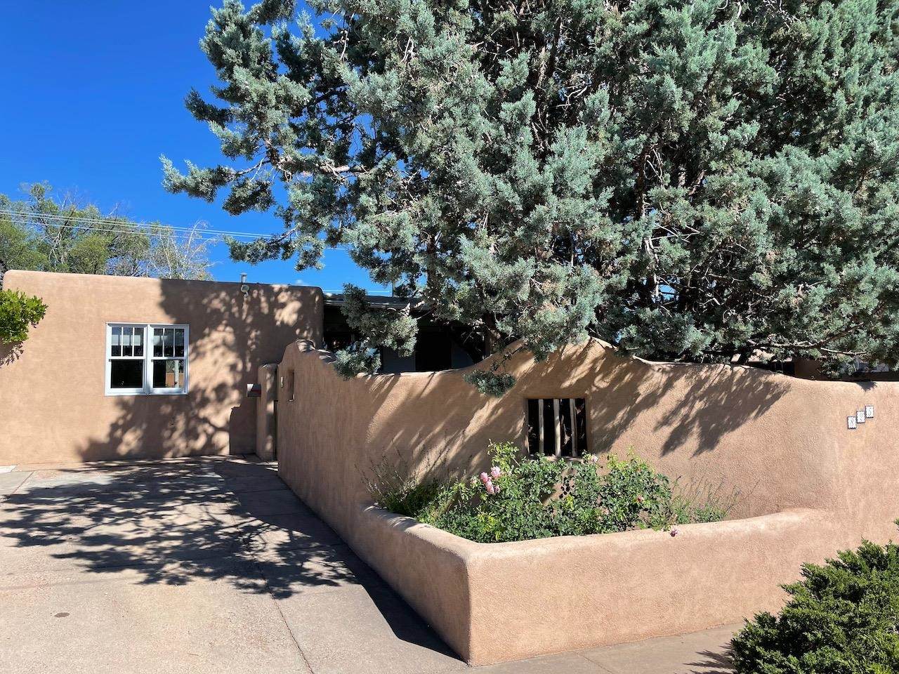 825 Rio Vista - Photo 1