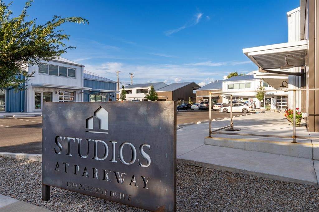 1189 Parkway Drive - Photo 1