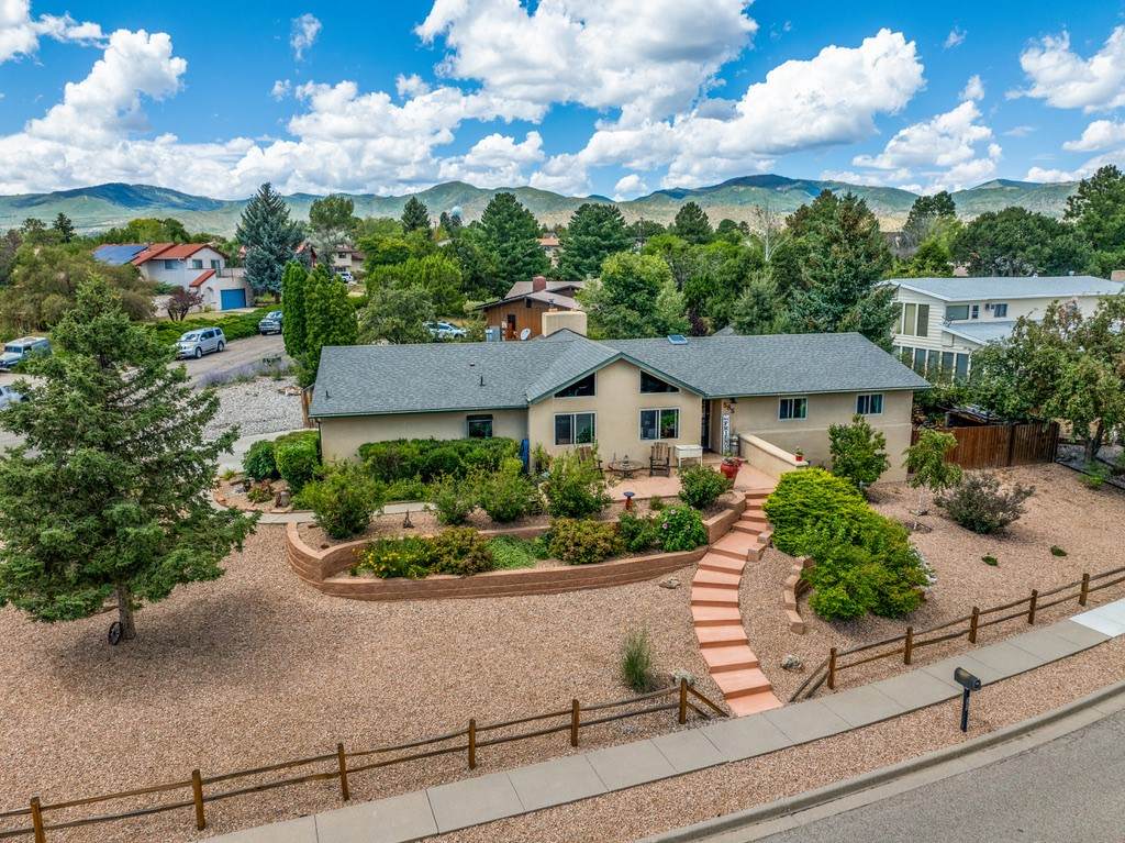 585 Navajo - Photo 1