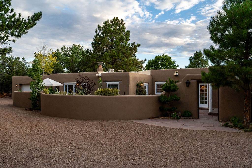 https://bt-photos.global.ssl.fastly.net/santafe/1280_boomver_4_202602381-2.jpg
