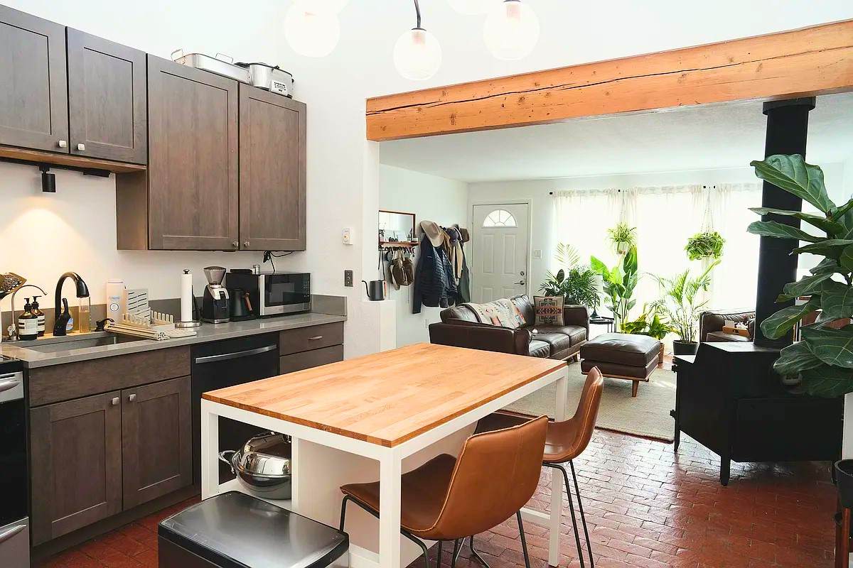 232 Irvine - Photo 1